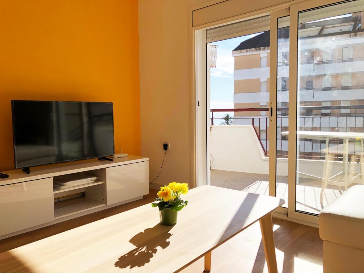 Lovely Seaside Apartment In Front Of Calafell Beach And Cunit Beach Segur de Calafell Exterior photo